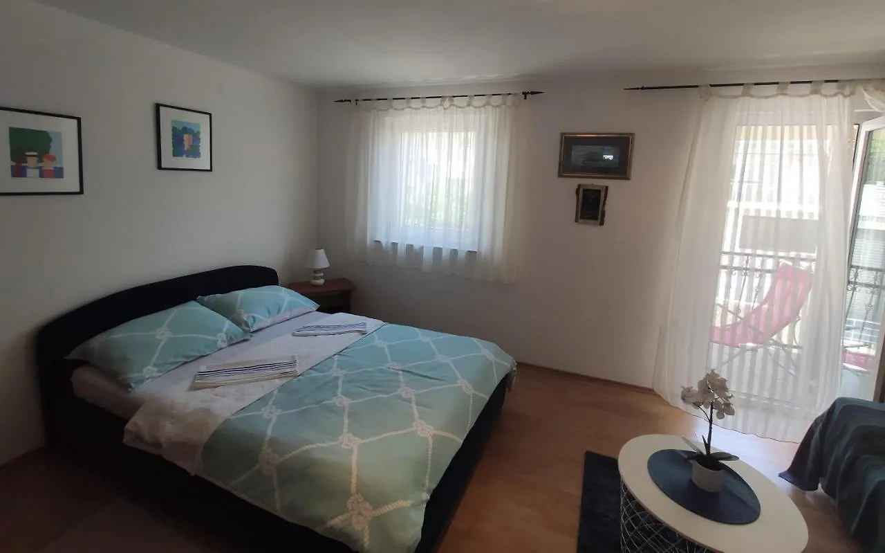 Apartment Apartmani Domi Selce Croatia