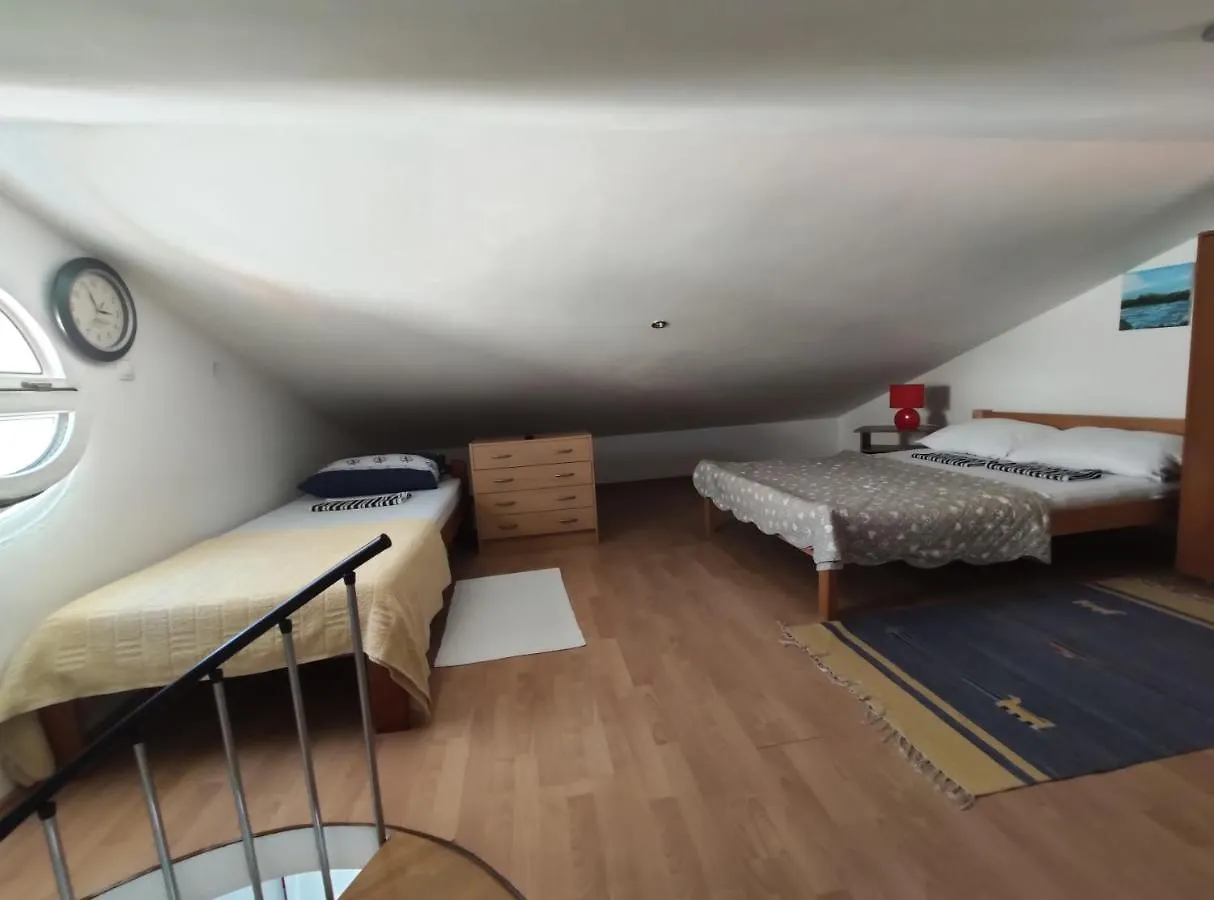 Apartmani Domi Selce Apartment