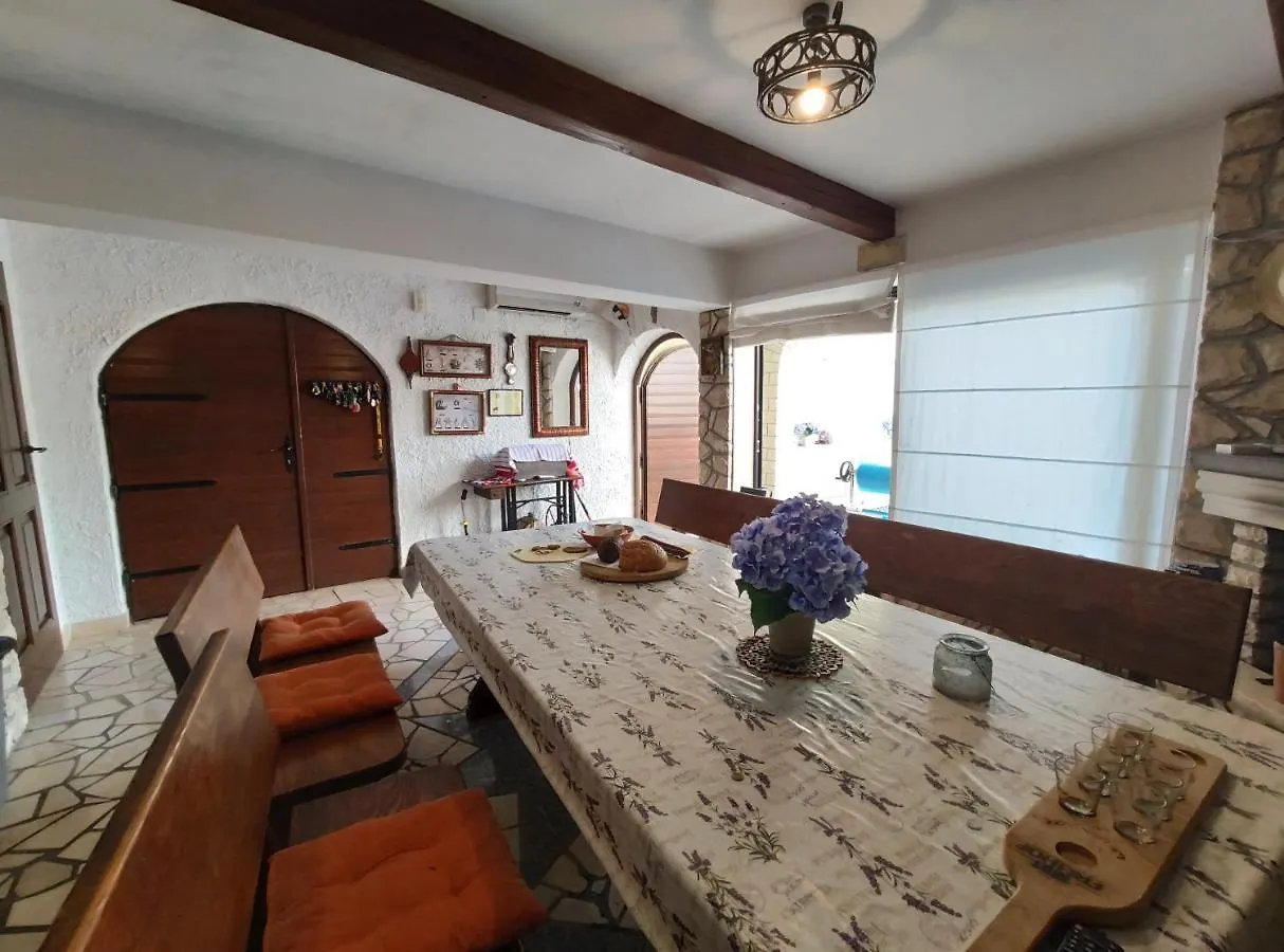 Apartmani Domi Selce Croatia