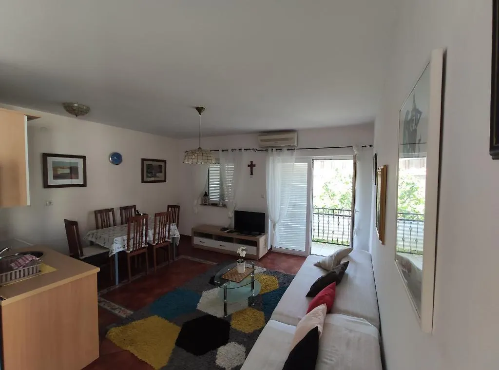 Apartmani Domi Selce