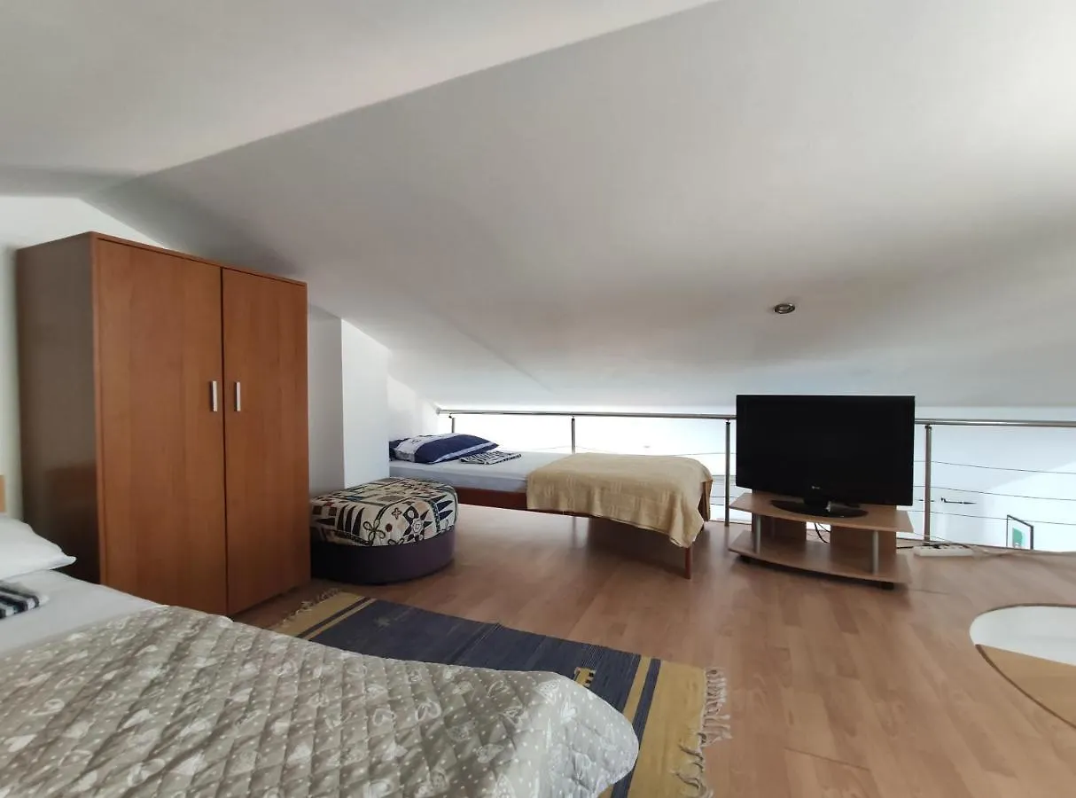 Apartmani Domi Selce Apartment