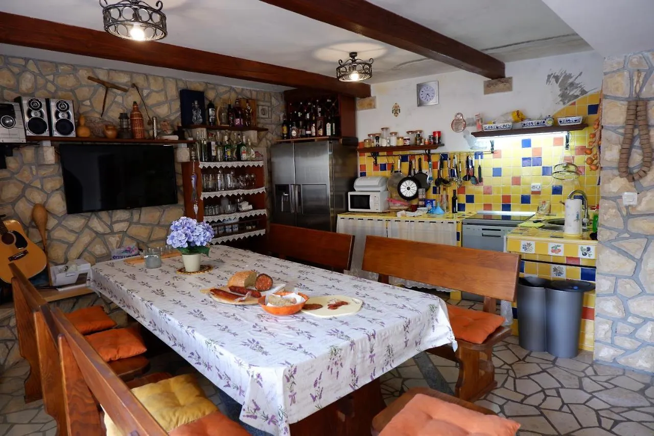 Apartmani Domi Selce Croatia