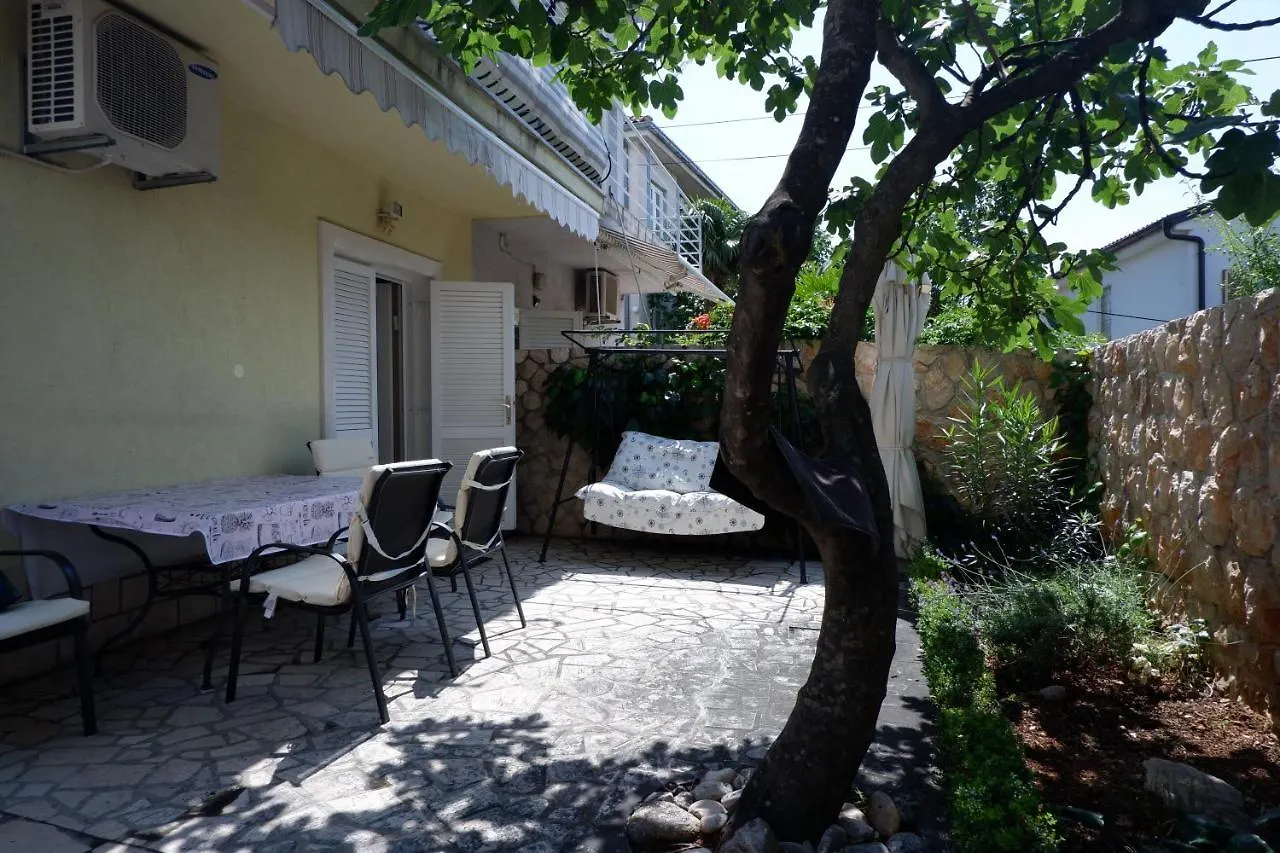 Apartmani Domi Selce 0*,  Chorwacja